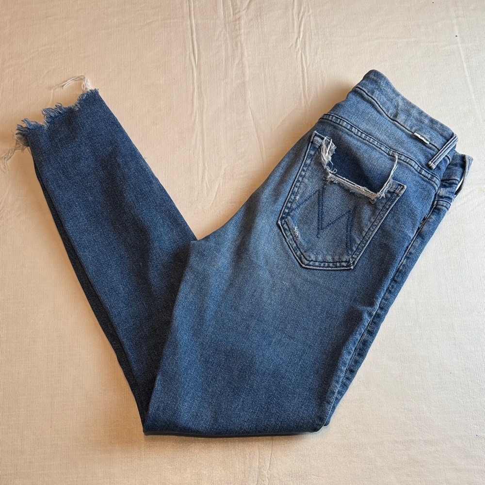 MOTHER Women's Distressed Blue High Waisted Looker Ankle Chew Jeans Size 28